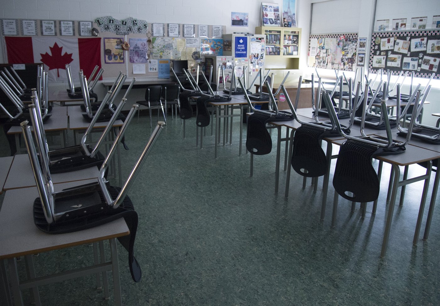 Alberta parents brace for potential teacher strike amid confusion over school policy | iNFOnews.ca