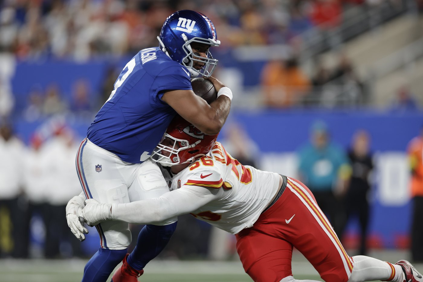 Brian Daboll is noncommittal about who the Giants' starting QB will be against the Chargers | iNFOnews.ca