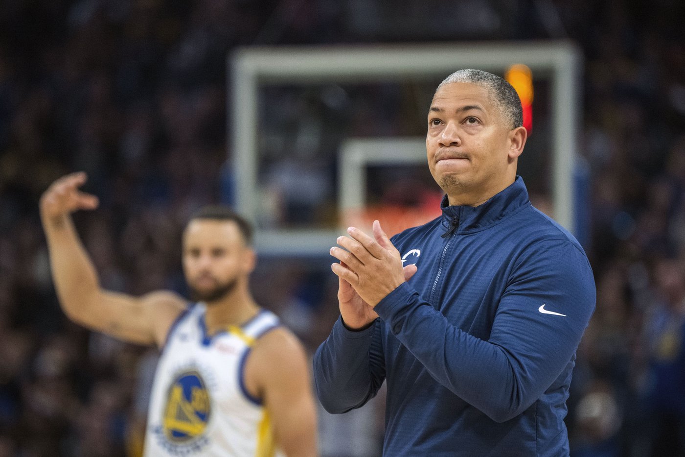 Clippers hold off Warriors as Stephen Curry goes down injured | iNFOnews.ca