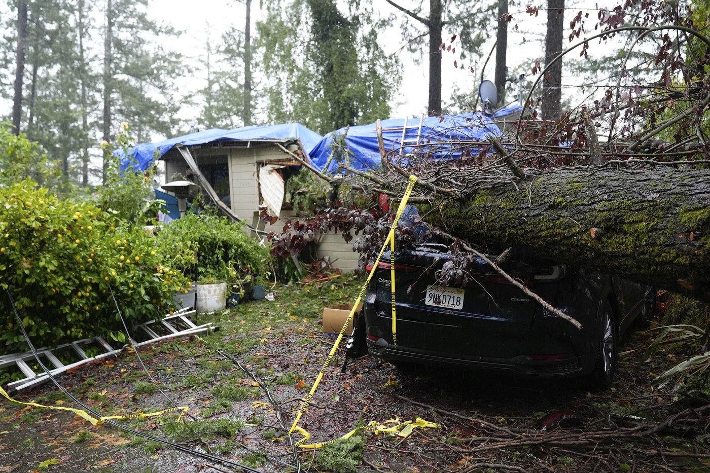Northern California gets record rain and heavy snow. Many have been in the dark for days in Seattle | iNFOnews.ca Northern California gets record rain and heavy snow. Many have been in the dark for days in Seattle | iNFOnews.ca