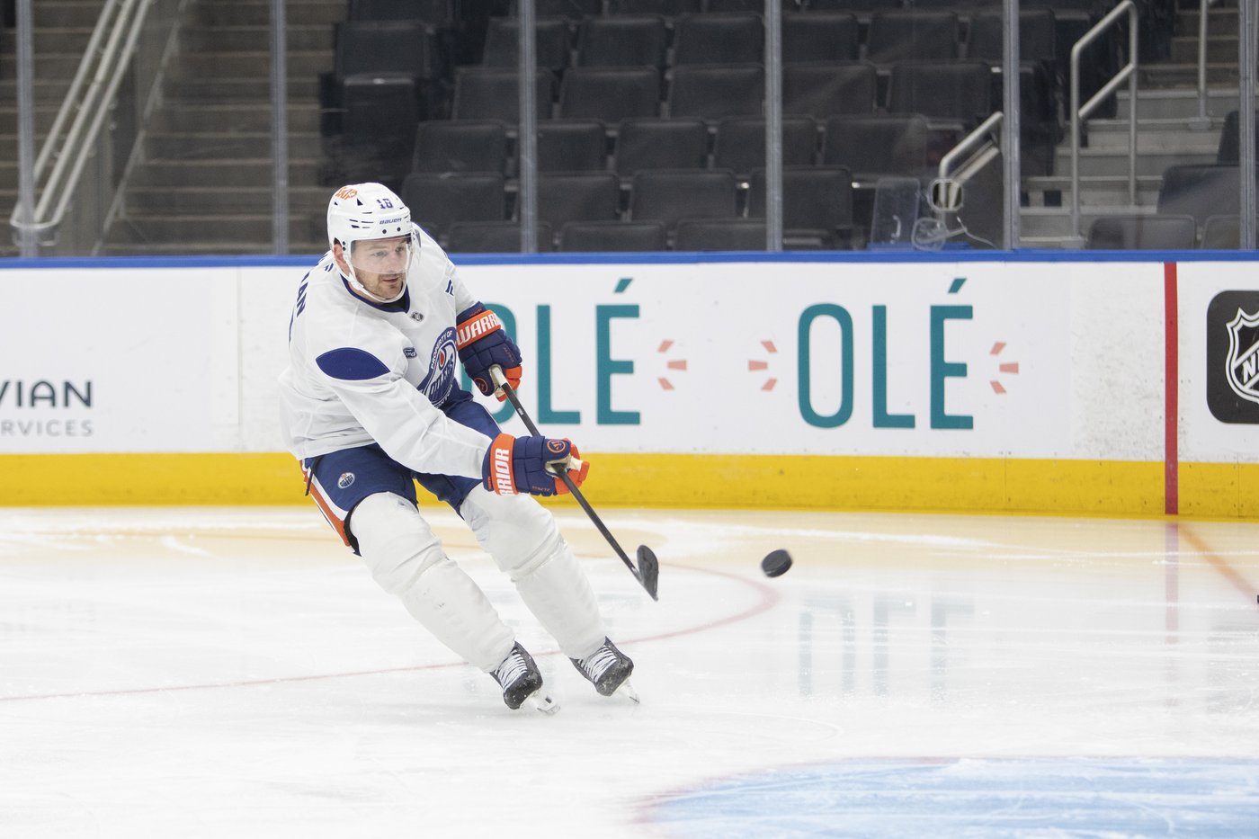 Oilers' Hyman out at least another week due to wrist injury | iNFOnews.ca Oilers' Hyman out at least another week due to wrist injury | iNFOnews.ca