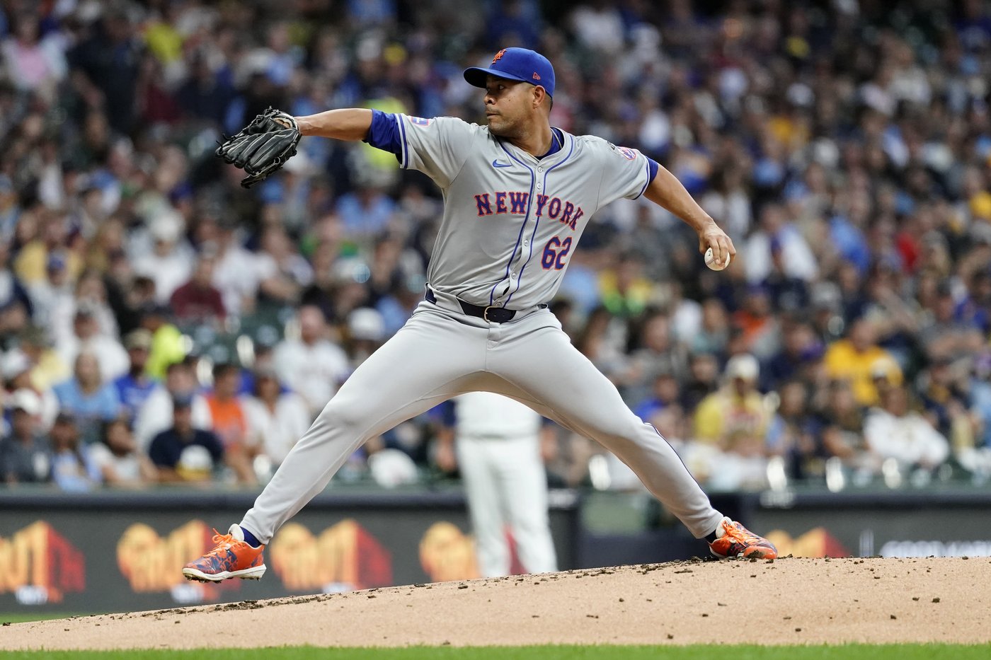 Mets put their playoff hopes in danger by getting just two hits in 6-0 loss to Brewers | iNFOnews.ca Mets put their playoff hopes in danger by getting just two hits in 6-0 loss to Brewers | iNFOnews.ca