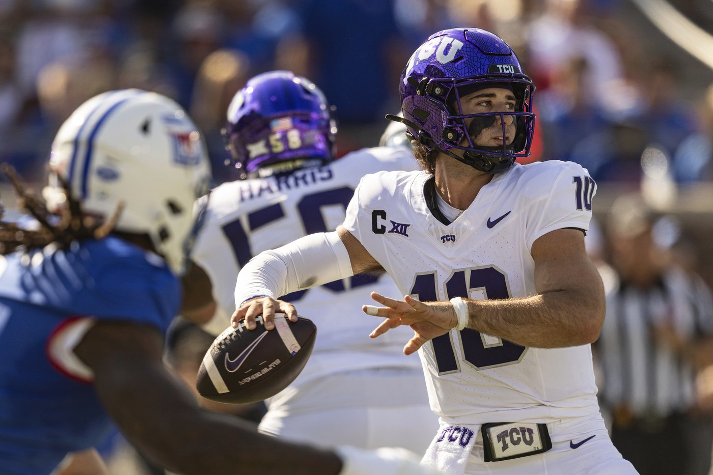 SMU gets 4 TDs from Smith and three more with offense watching, beats TCU 66-42 after Dykes ejected | iNFOnews.ca