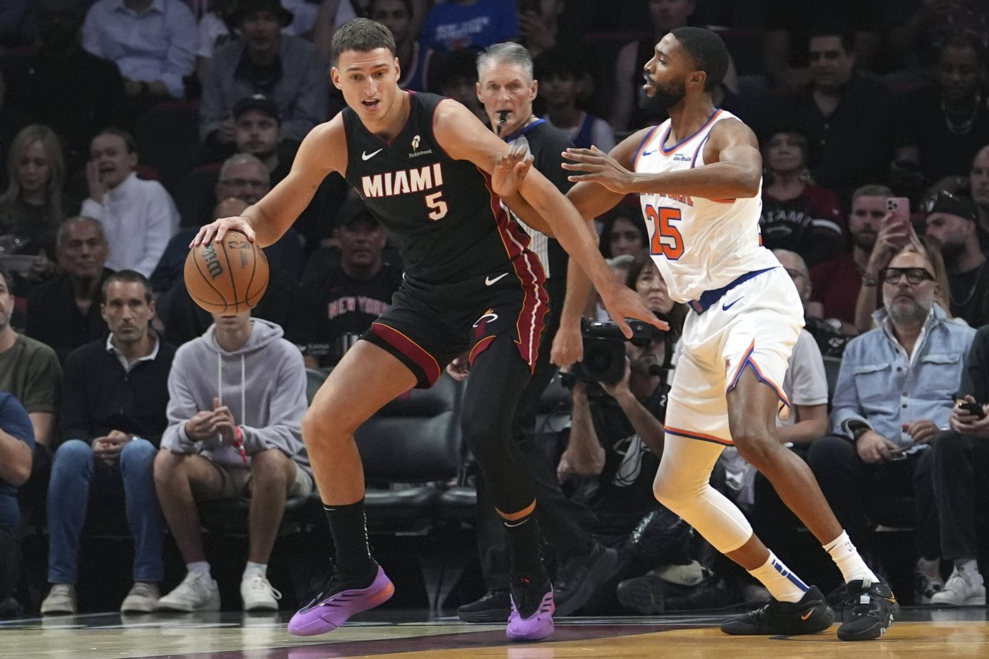 Karl-Anthony Towns scores 44 points, Knicks rally in 2nd half to beat Heat 116-107 | iNFOnews.ca Karl-Anthony Towns scores 44 points, Knicks rally in 2nd half to beat Heat 116-107 | iNFOnews.ca