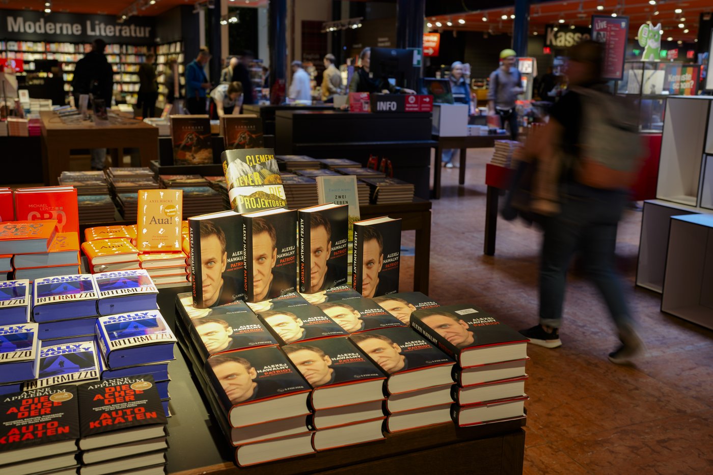 Navalny's memoir details isolation and suffering in a Russian prison - and how he never lost hope | iNFOnews.ca