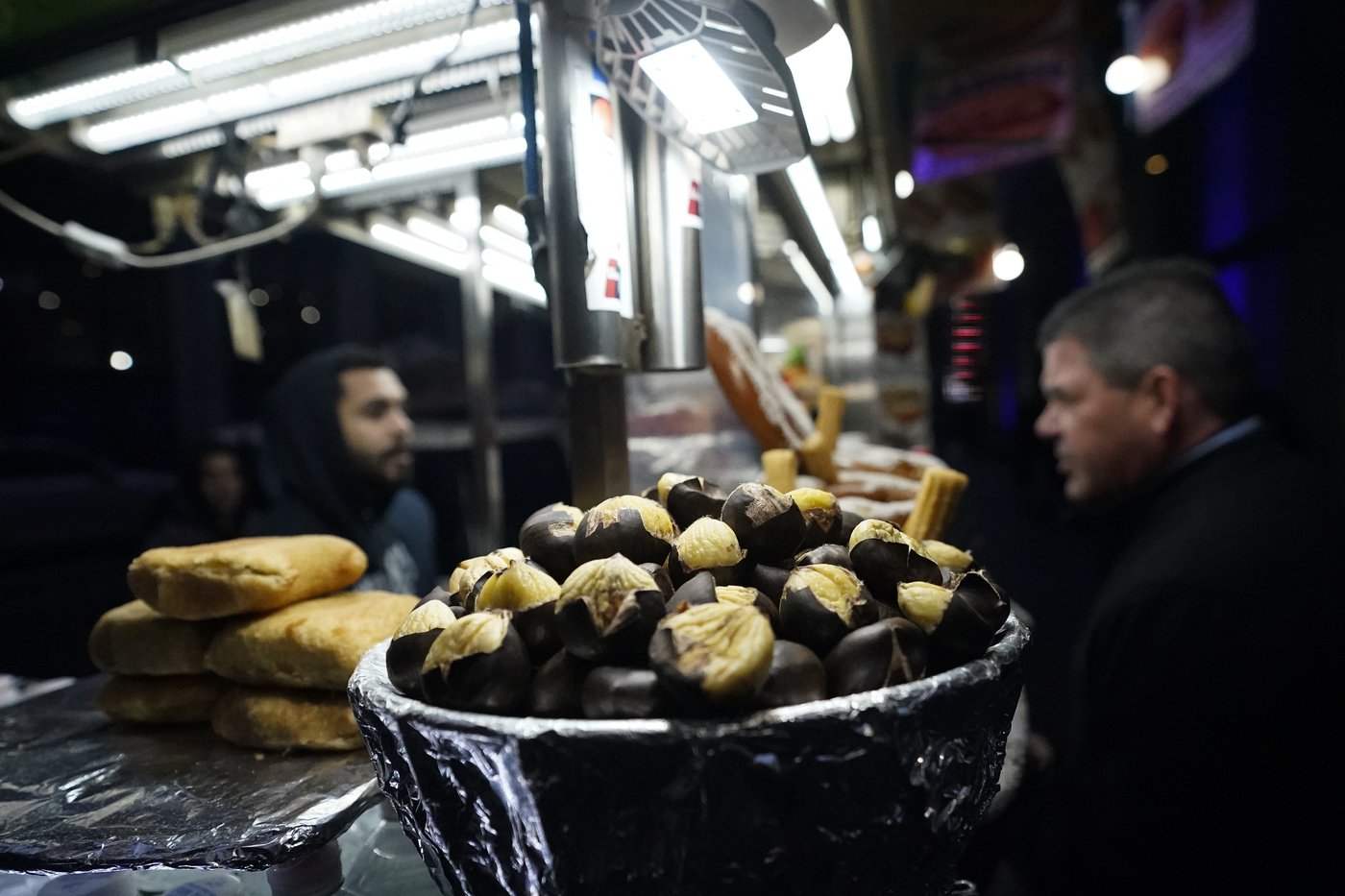 'Tis the season for roasting chestnuts. But in the US, native ones are almost gone | iNFOnews.ca 'Tis the season for roasting chestnuts. But in the US, native ones are almost gone | iNFOnews.ca