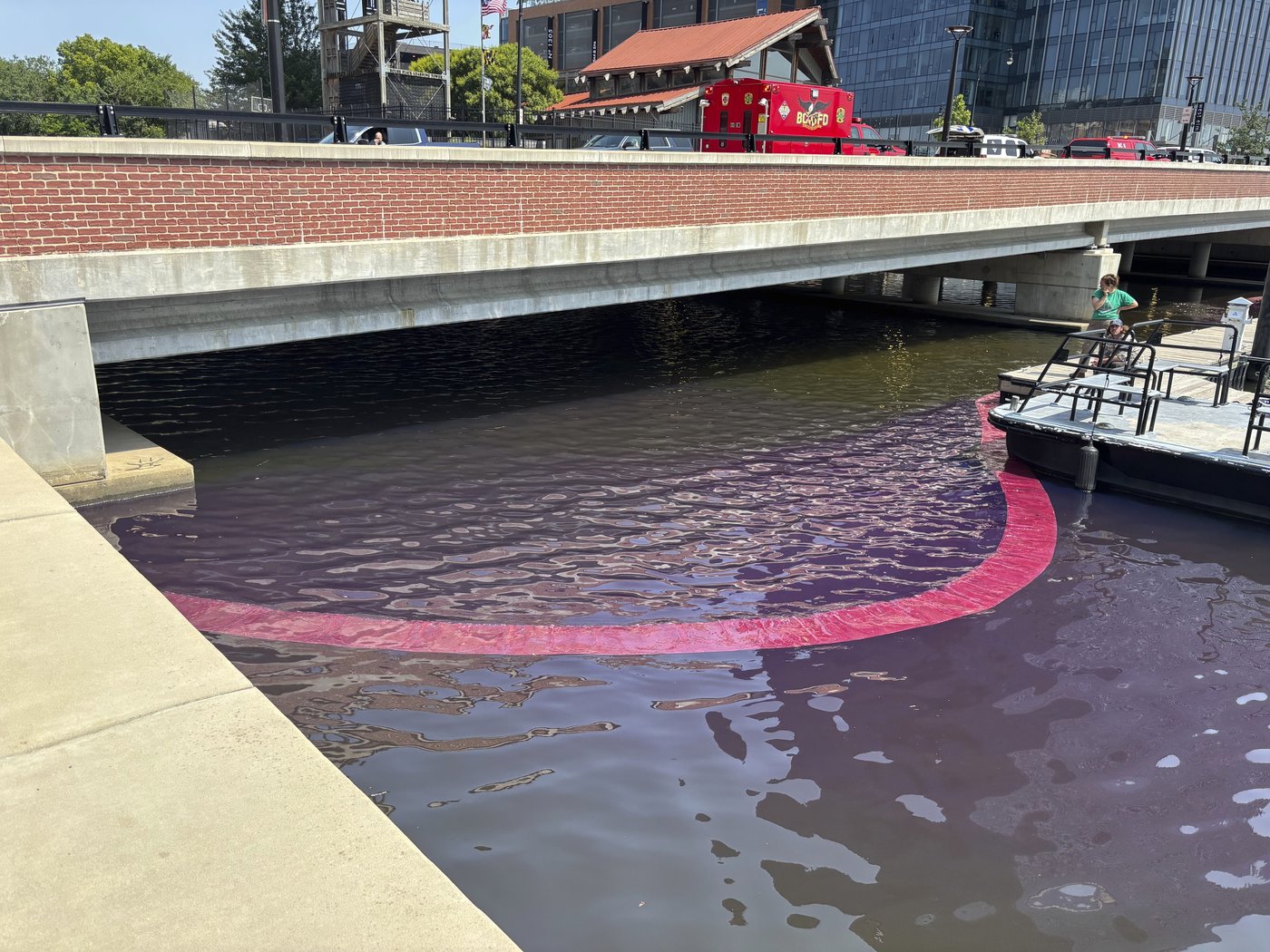 Crews clean up 2,000-gallon fuel spill in Baltimore's harbor | iNFOnews.ca Crews clean up 2,000-gallon fuel spill in Baltimore's harbor | iNFOnews.ca