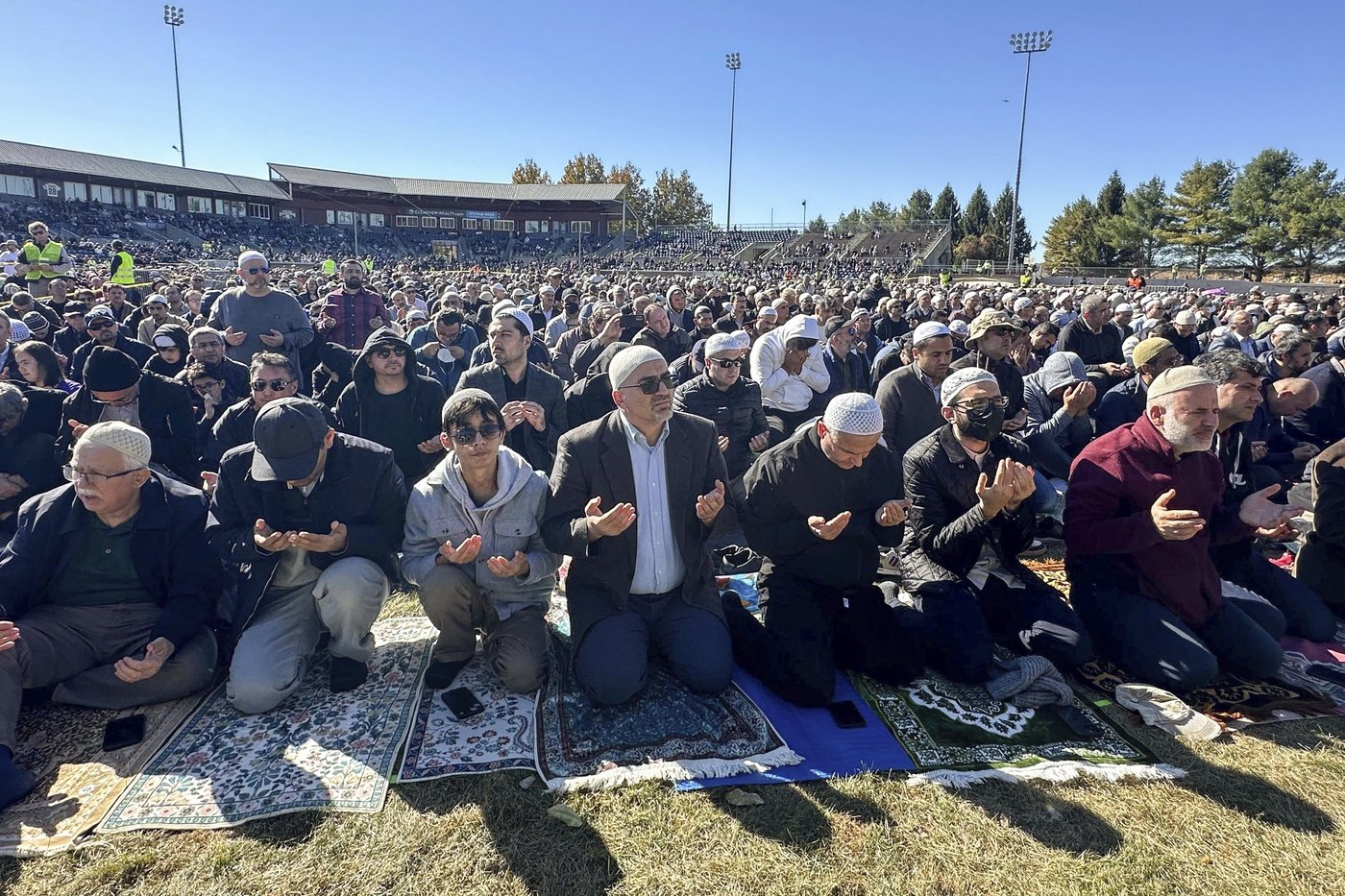 Thousands mourn Fethullah Gülen, a Turkish spiritual leader who died in the US | iNFOnews.ca Thousands mourn Fethullah Gülen, a Turkish spiritual leader who died in the US | iNFOnews.ca