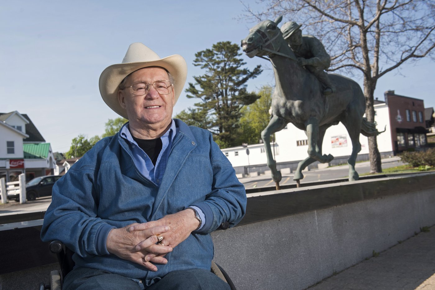 Ron Turcotte, who rode Secretariat to the 1973 Triple Crown, dead at 84 | iNFOnews.ca Ron Turcotte, who rode Secretariat to the 1973 Triple Crown, dead at 84 | iNFOnews.ca