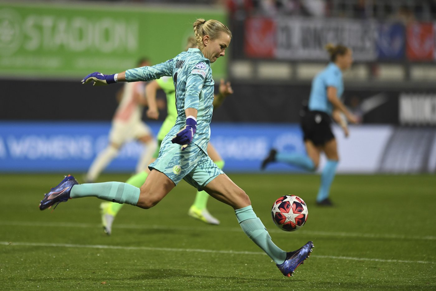 Chelsea, Lyon and Roma stay perfect with victories in Women's Champions League | iNFOnews.ca Chelsea, Lyon and Roma stay perfect with victories in Women's Champions League | iNFOnews.ca