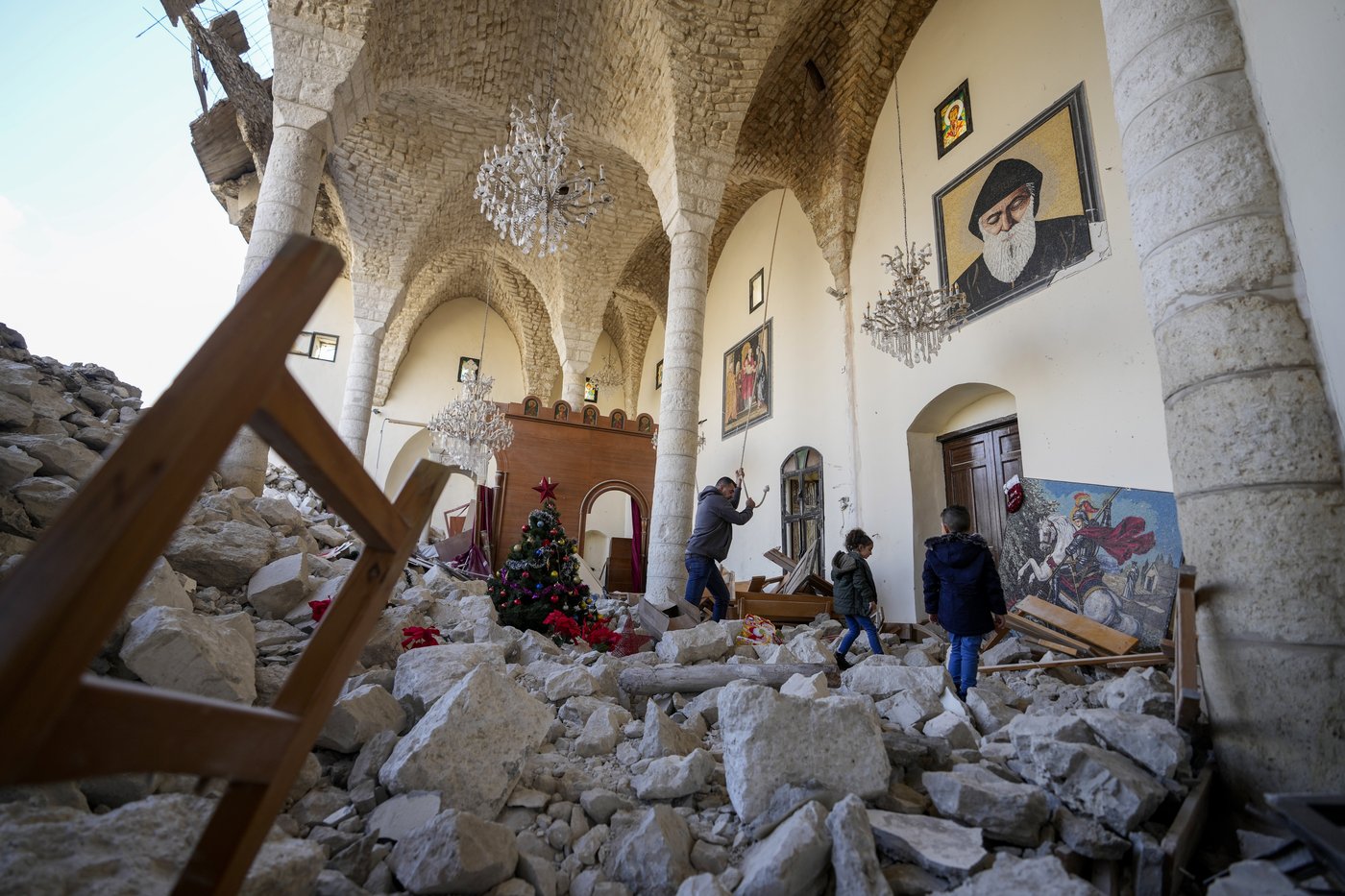 In the ruins of a bombed-out church in Lebanon, there's now a tiny Christmas tree | iNFOnews.ca In the ruins of a bombed-out church in Lebanon, there's now a tiny Christmas tree | iNFOnews.ca