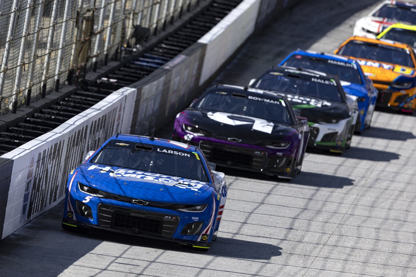 Kyle Larson dominates and claims an emotional Cup victory at Bristol Motor Speedway | iNFOnews.ca Kyle Larson dominates and claims an emotional Cup victory at Bristol Motor Speedway | iNFOnews.ca