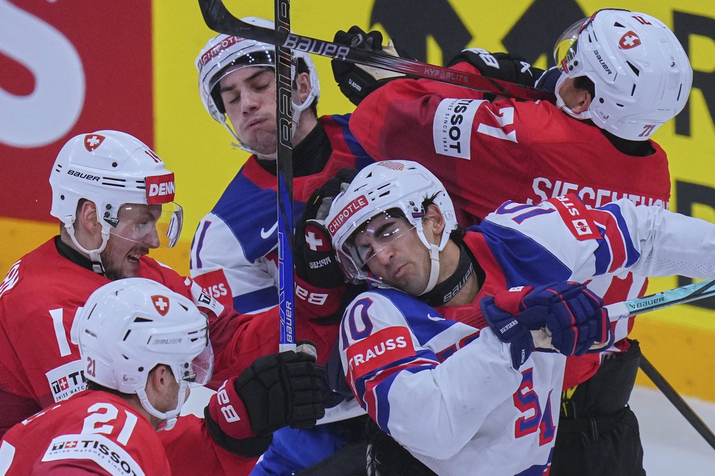 US wins 1st world hockey title since 1933 with 1-0 OT victory over Switzerland | iNFOnews.ca