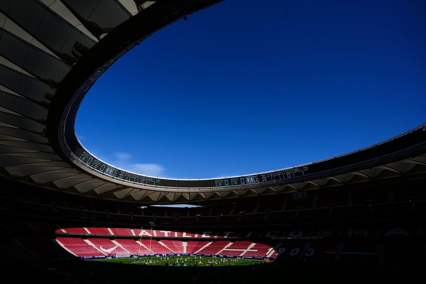 McDaniel meets with Atletico Madrid coach Simeone before Dolphins' practice in Spain | iNFOnews.ca McDaniel meets with Atletico Madrid coach Simeone before Dolphins' practice in Spain | iNFOnews.ca