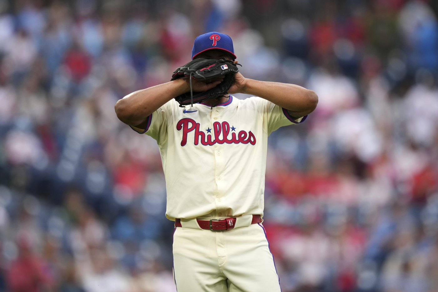 Phillies put struggling reliever Jordan Romano on injured list and release Joe Ross | iNFOnews.ca