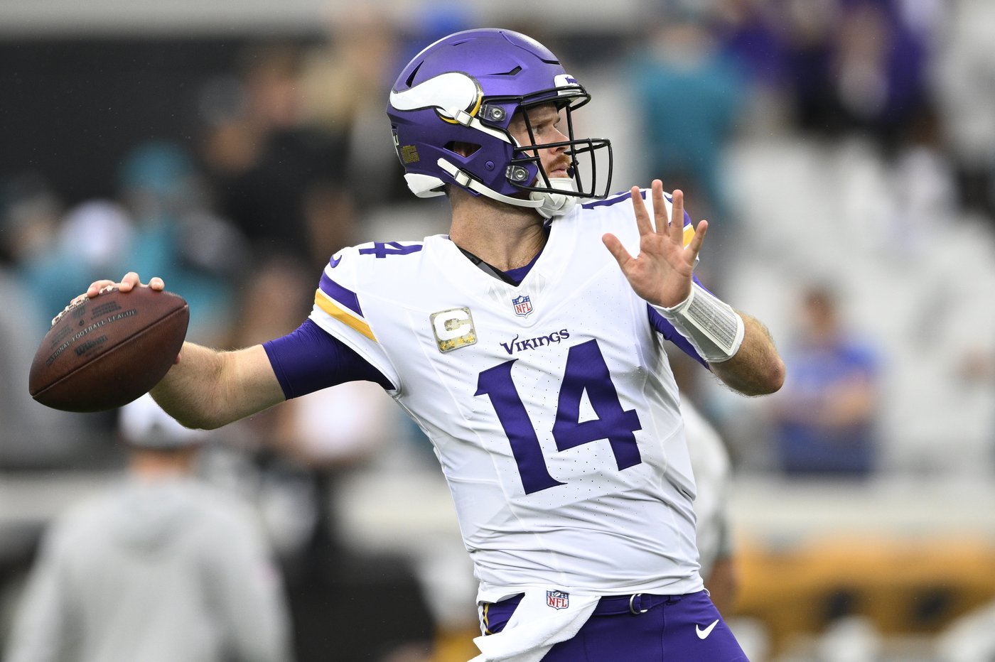 The Vikings are still winning despite Sam Darnold's recent spate of interceptions | iNFOnews.ca