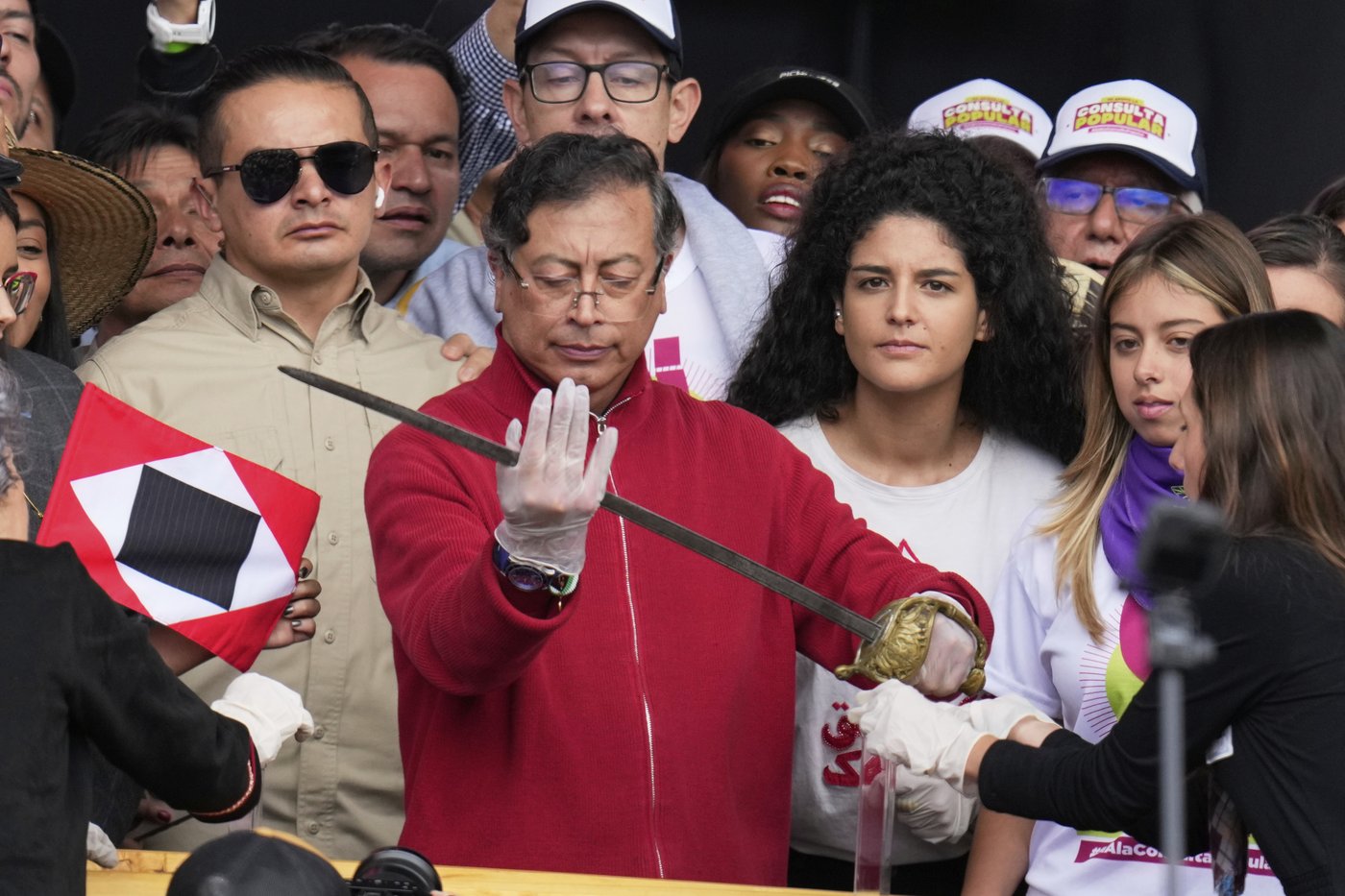 Colombia's president sends congress referendum proposal that could overhaul labor laws | iNFOnews.ca