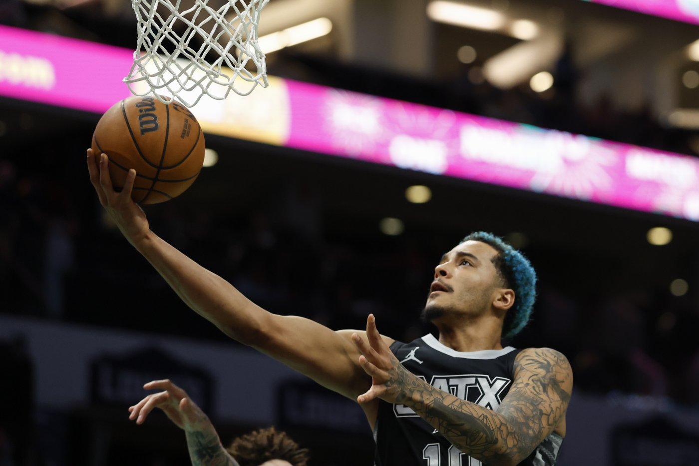 Miles Bridges' 3-pointer with 1.4 seconds left lifts Hornets past Spurs 117-116 to snap 6-game skid | iNFOnews.ca Miles Bridges' 3-pointer with 1.4 seconds left lifts Hornets past Spurs 117-116 to snap 6-game skid | iNFOnews.ca