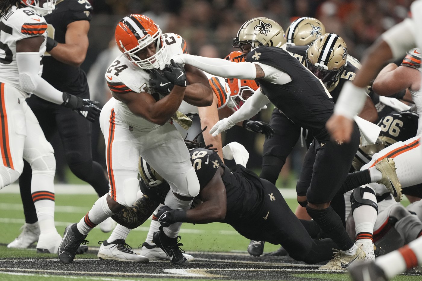 Browns' Chubb facing Steelers for first time since suffering career-threatening knee injury in 2023 | iNFOnews.ca