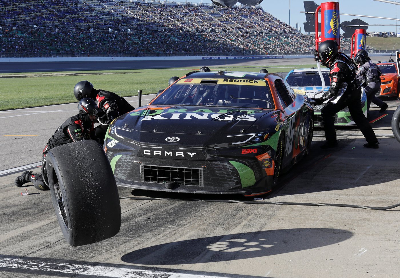 NASCAR faces antitrust lawsuit from 2 teams as Michael Jordan digs in over revenue sharing model | iNFOnews.ca