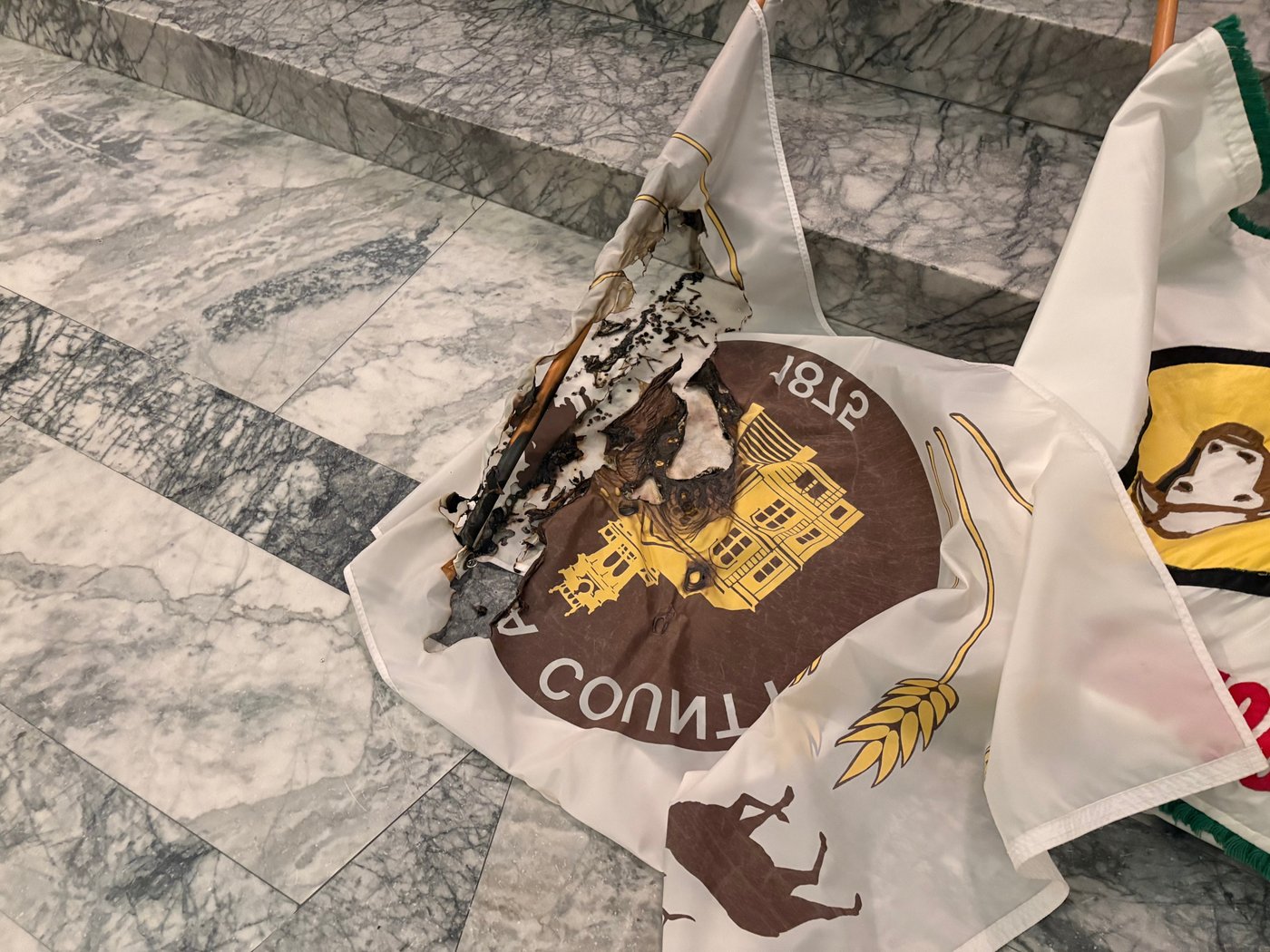 Intruder with mental health issues vandalizes Washington state Capitol | iNFOnews.ca Intruder with mental health issues vandalizes Washington state Capitol | iNFOnews.ca