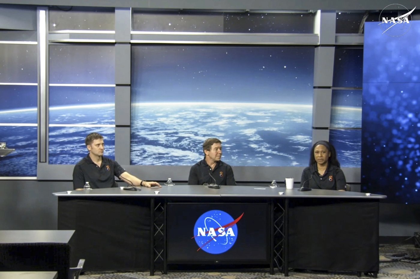 NASA astronauts won't say which one of them got sick after almost 8 months in space | iNFOnews.ca