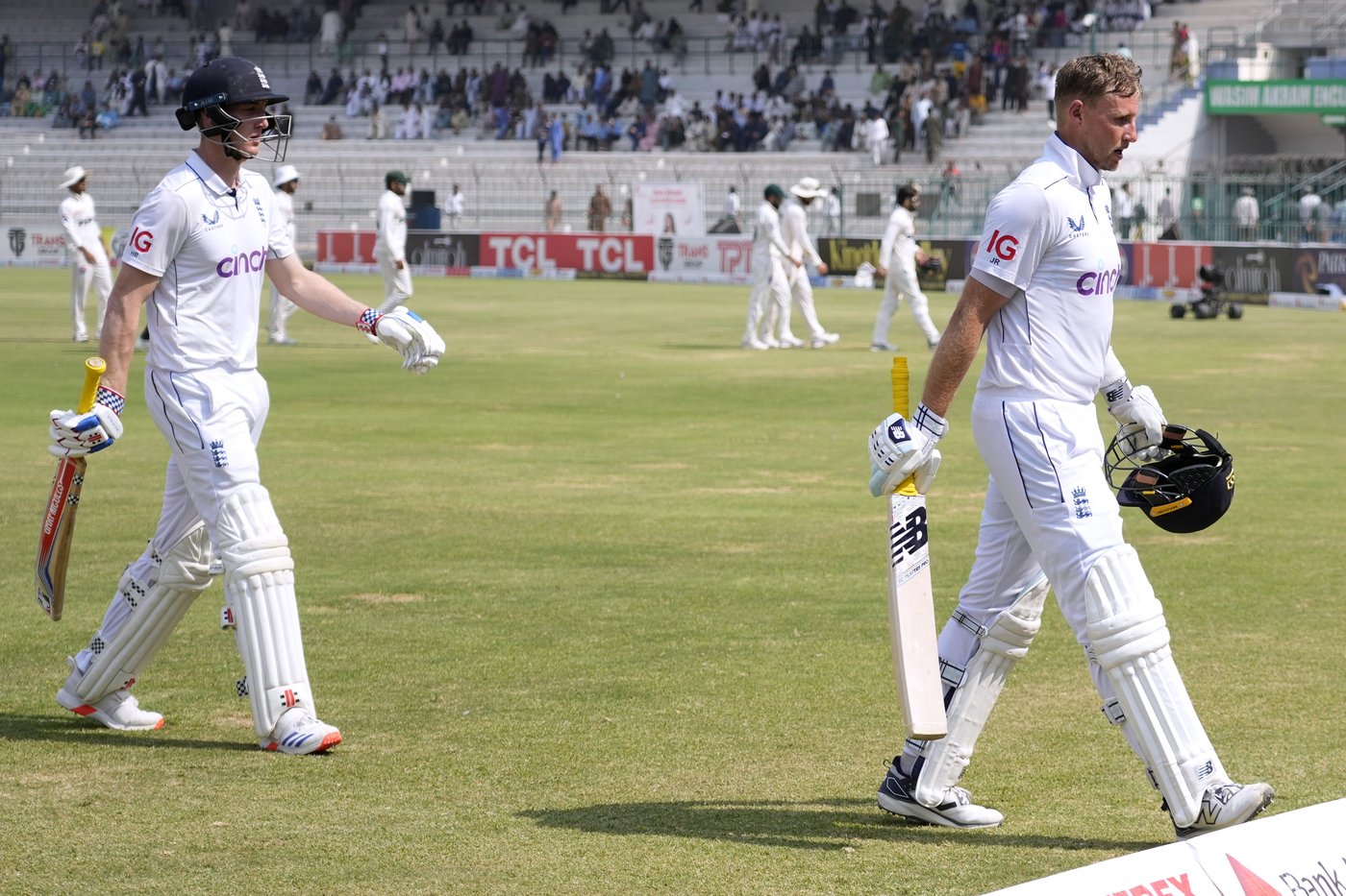 Some records and milestones as England scores an extraordinary 823 runs against Pakistan | iNFOnews.ca