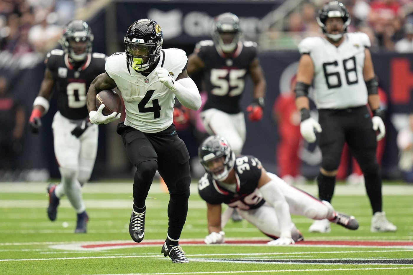 Banged-up Colts try to end a 9-game road skid against the winless Jaguars | iNFOnews.ca Banged-up Colts try to end a 9-game road skid against the winless Jaguars | iNFOnews.ca