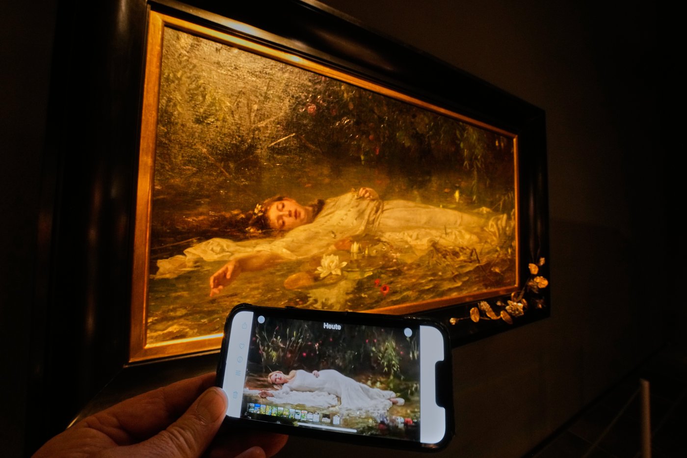 Taylor Swift fans flood German museum to see painting echoing her hit video 'The Fate of Ophelia' | iNFOnews.ca Taylor Swift fans flood German museum to see painting echoing her hit video 'The Fate of Ophelia' | iNFOnews.ca