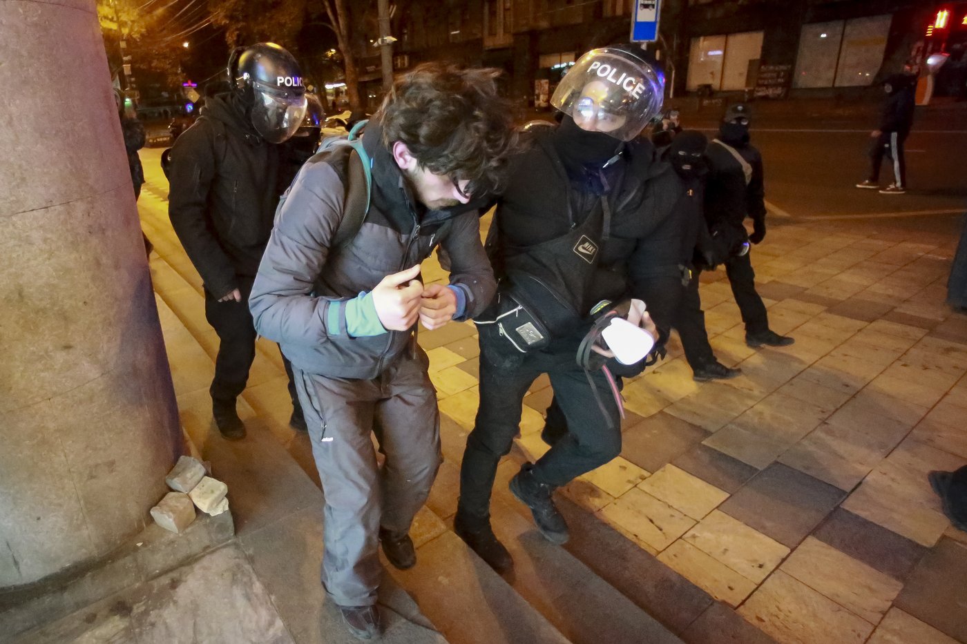 Georgian protesters and police clash after prime minister suspends talks on joining the EU | iNFOnews.ca Georgian protesters and police clash after prime minister suspends talks on joining the EU | iNFOnews.ca
