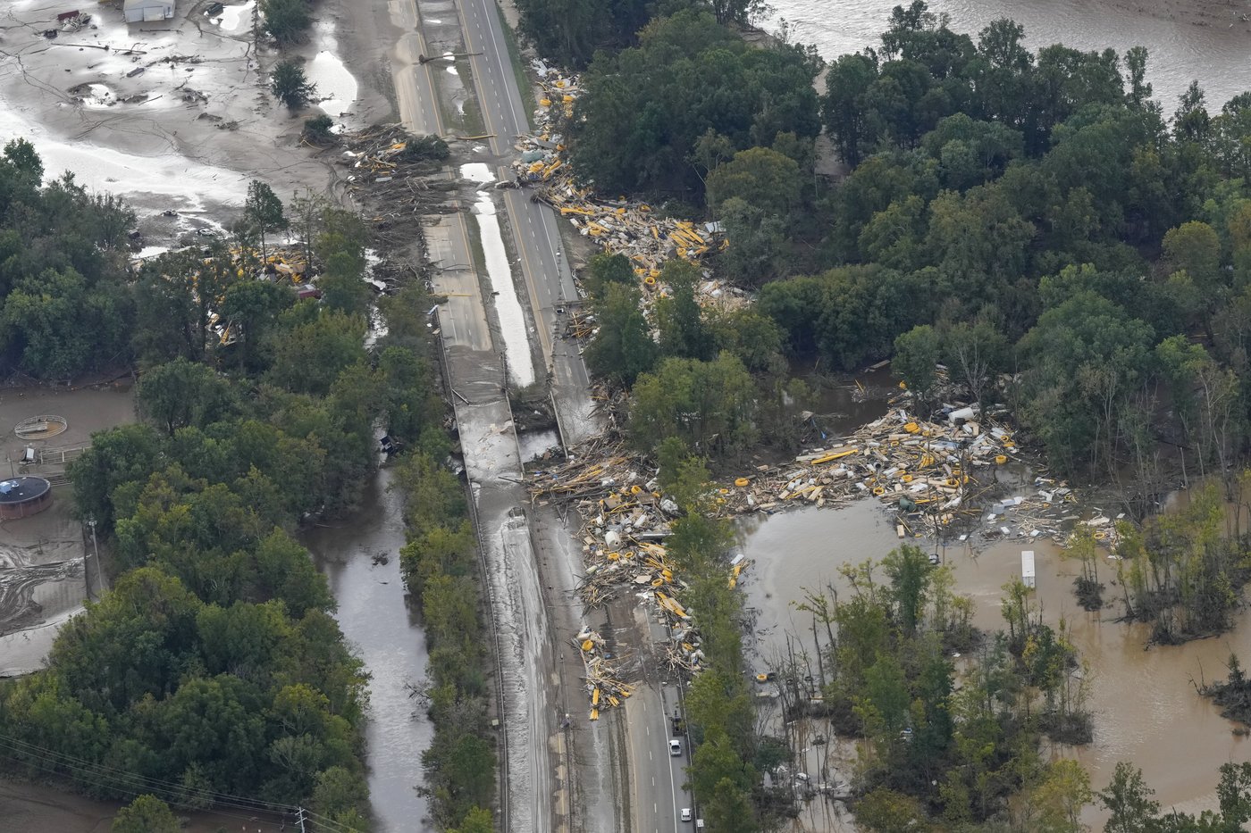 11 workers at a Tennessee factory were swept away in Hurricane Helene flooding. Only 5 were rescued | iNFOnews.ca