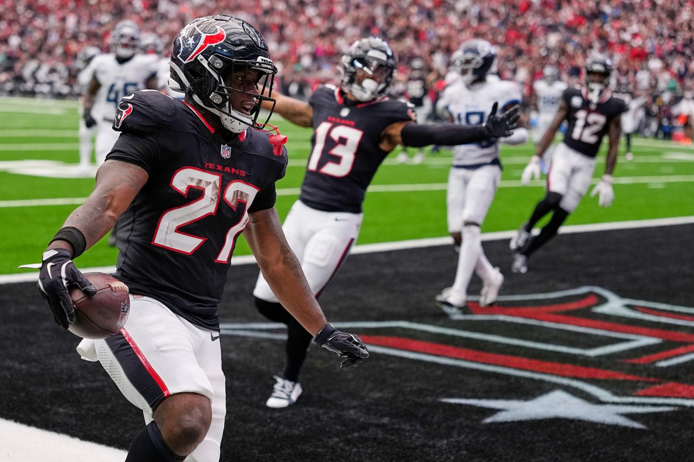 Texans dominate Titans 26-0 for first win of the season | iNFOnews.ca