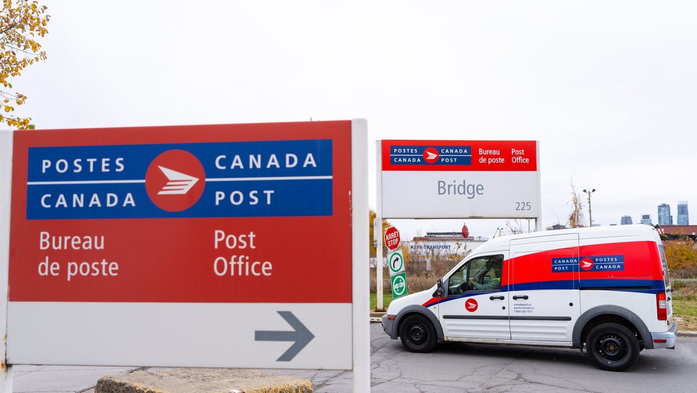 Canada Post, union, still disagree over weekend delivery following weekend talks | iNFOnews.ca