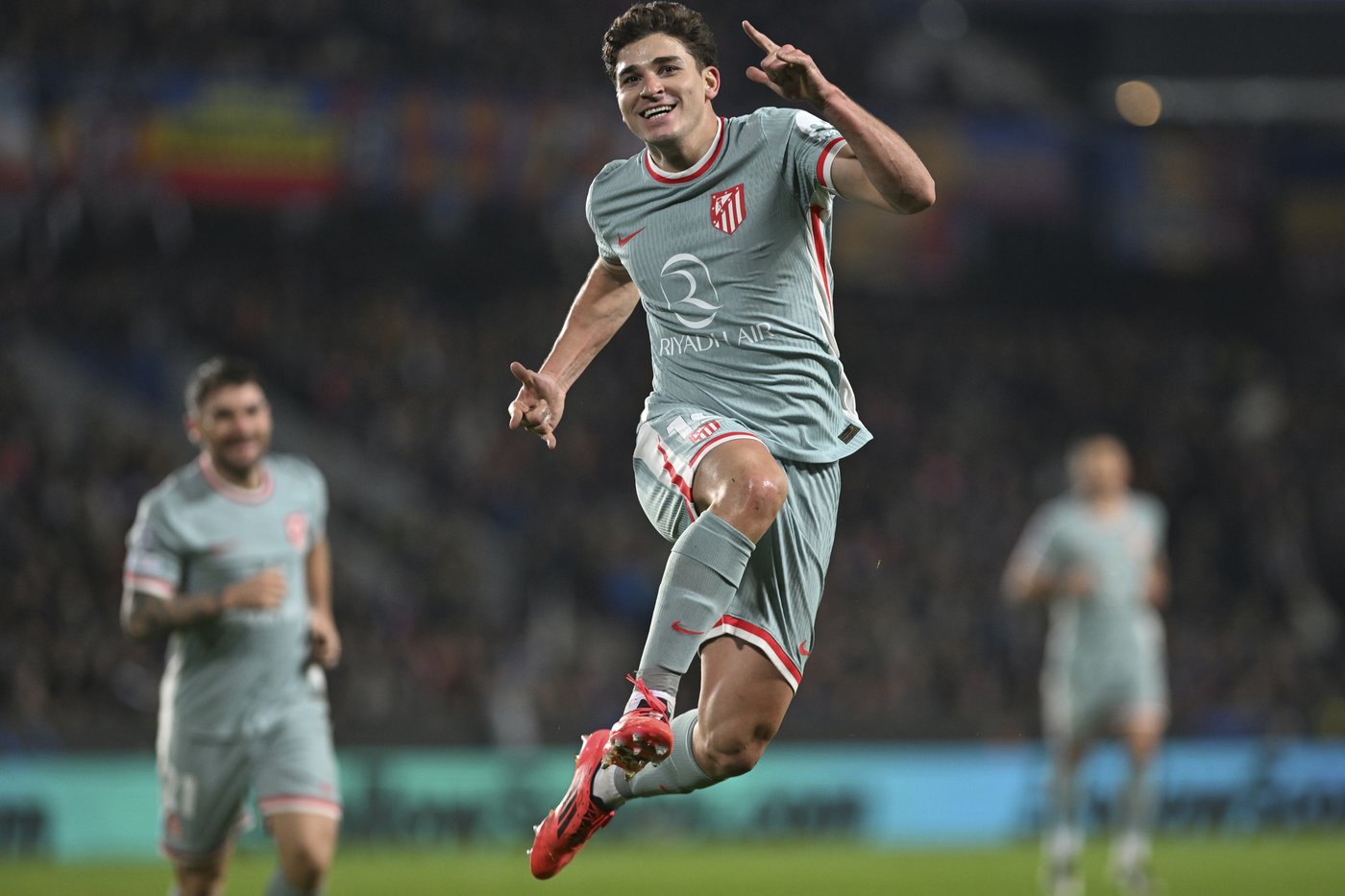 Lewandowski joins Ronaldo and Messi in Champions League 100-goal club. Haaland nets 2 but City draws | iNFOnews.ca