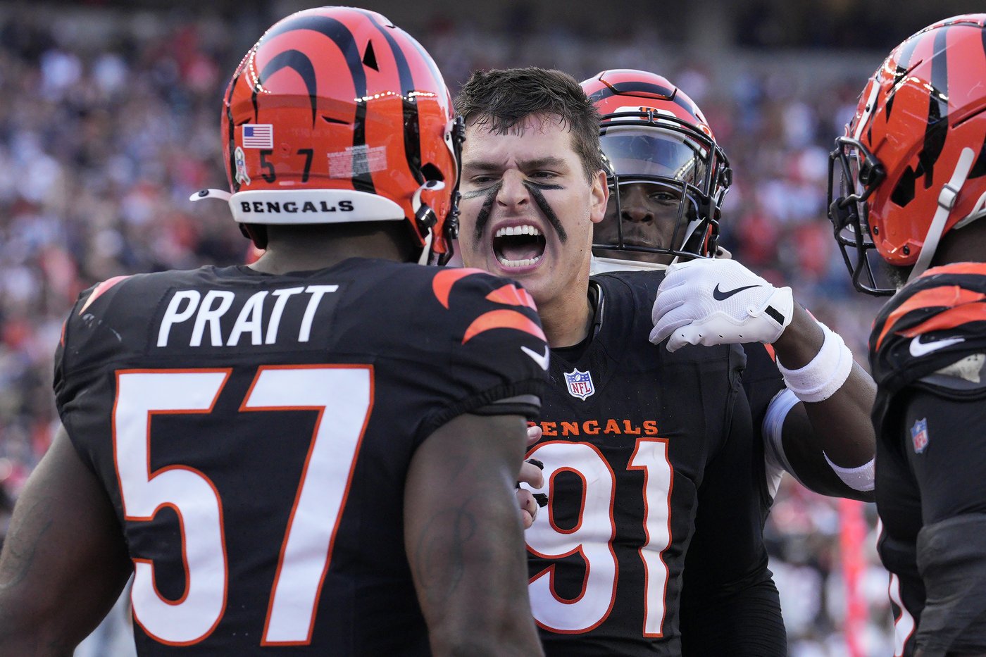 Burrow ties career high with 5 TD passes as Bengals get first home win, 41-24 over Raiders | iNFOnews.ca Burrow ties career high with 5 TD passes as Bengals get first home win, 41-24 over Raiders | iNFOnews.ca