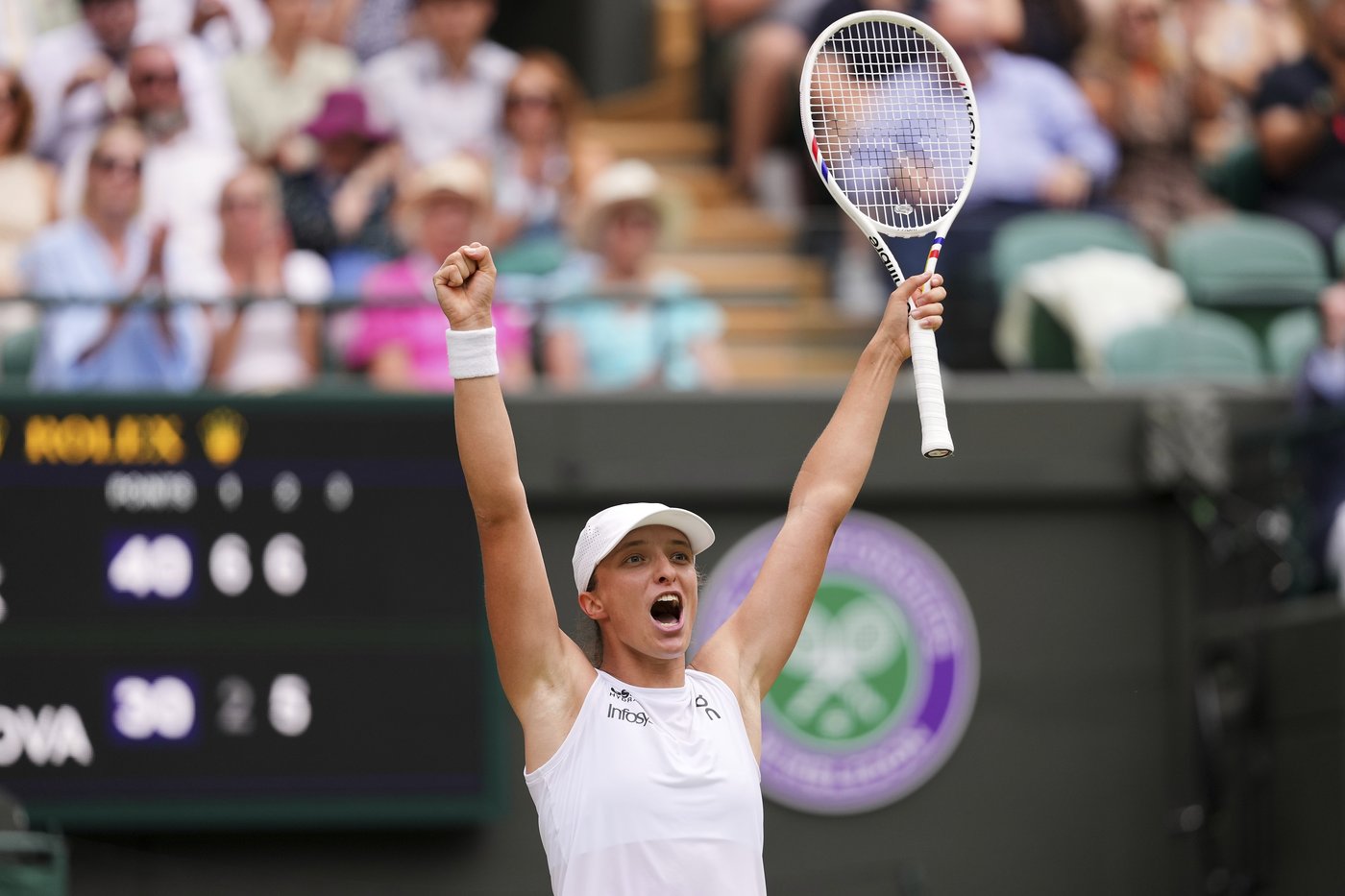 Iga Swiatek's first Wimbledon semifinal comes against Belinda Bencic. Djokovic to face Sinner | iNFOnews.ca