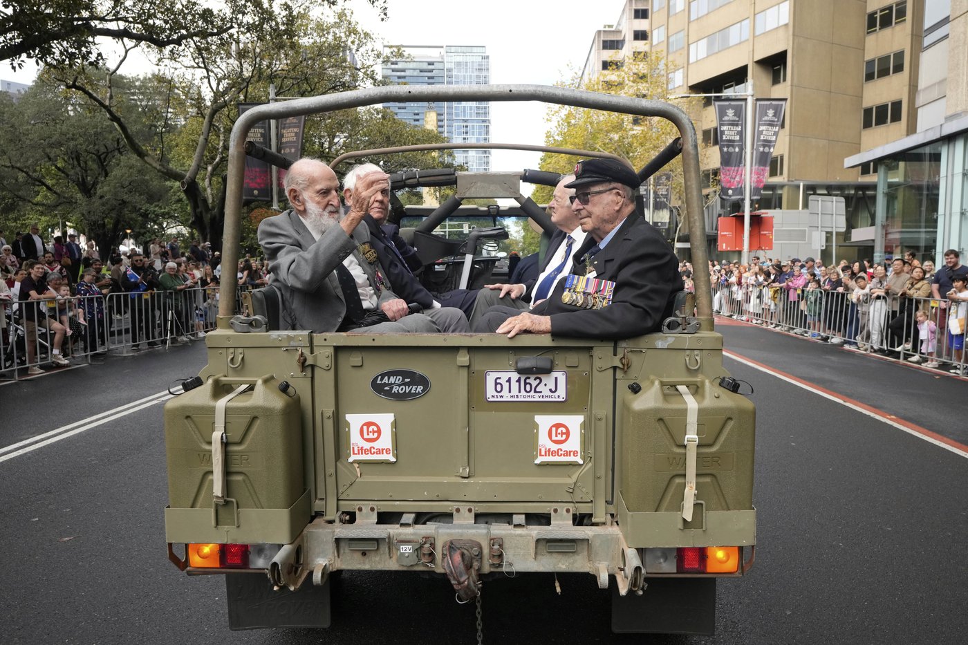 Australians and New Zealanders commemorate war dead on Anzac Day | iNFOnews.ca Australians and New Zealanders commemorate war dead on Anzac Day | iNFOnews.ca