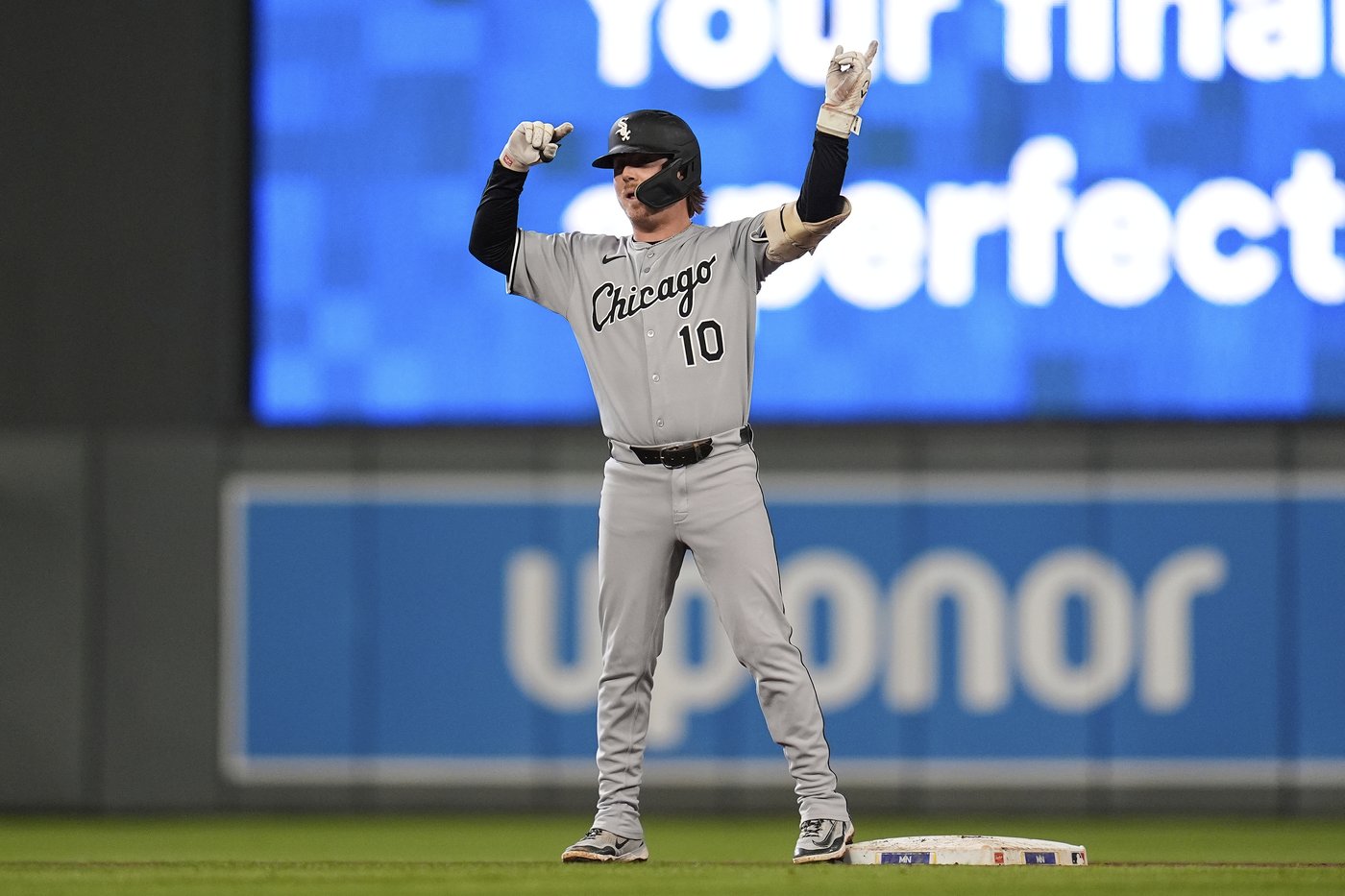 White Sox rally again to sweep Twins, win fifth straight | iNFOnews.ca