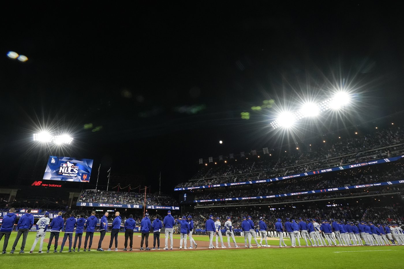 Shohei Ohtani homers as the Dodgers rout the Mets 8-0 for a 2-1 lead in the NLCS | iNFOnews.ca