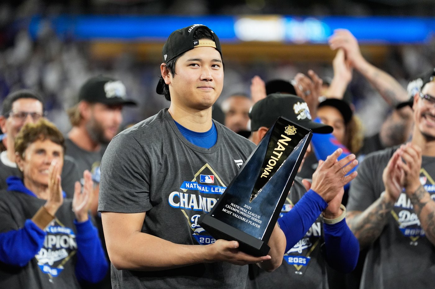 Blue Jays in World Series for first time since before Ohtani was born, while Dodgers seek to repeat | iNFOnews.ca