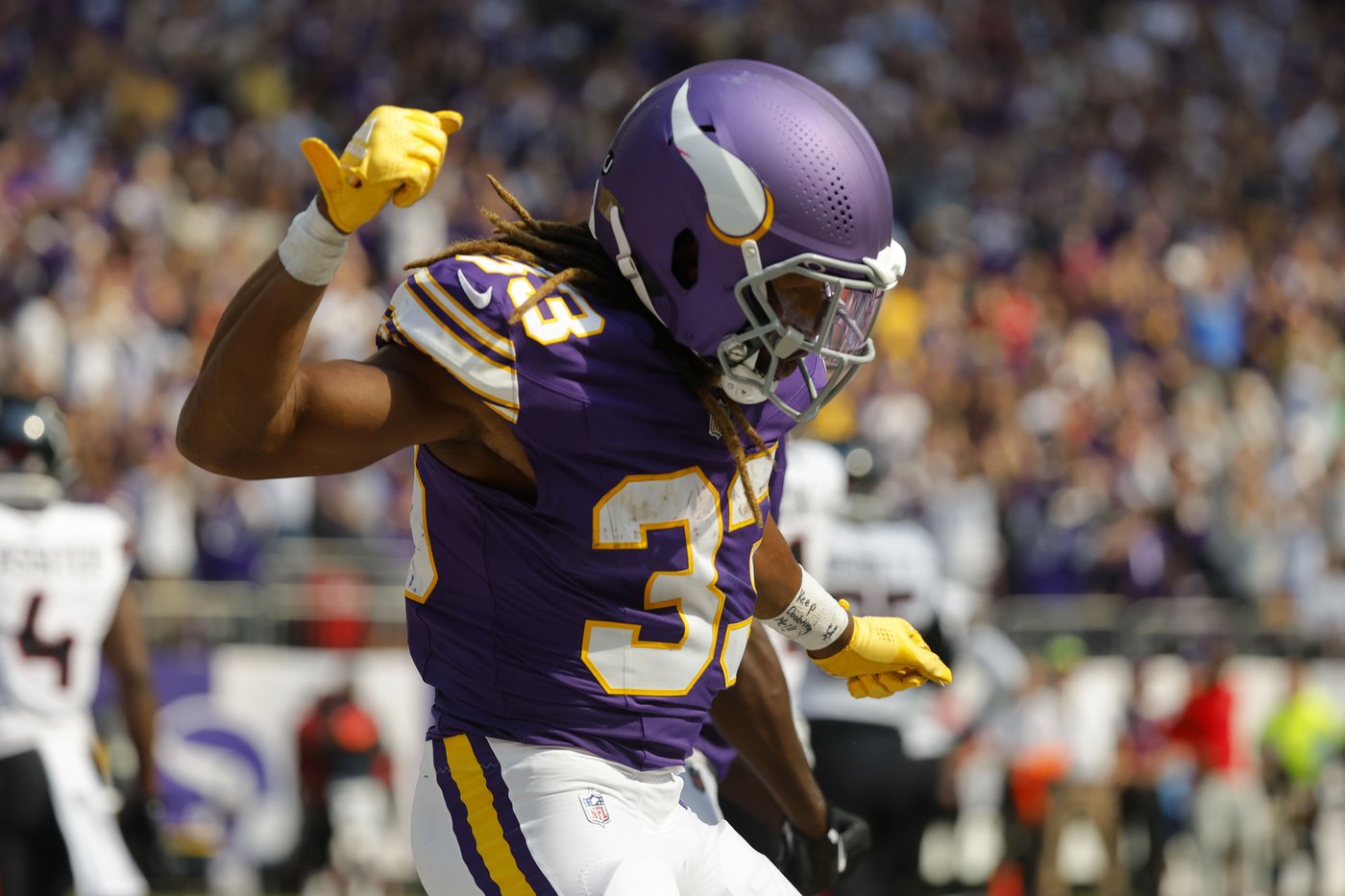 Vikings stay undefeated with 34-7 dismantling of Texans behind fierce defense, Darnold's 4 TDs | iNFOnews.ca Vikings stay undefeated with 34-7 dismantling of Texans behind fierce defense, Darnold's 4 TDs | iNFOnews.ca