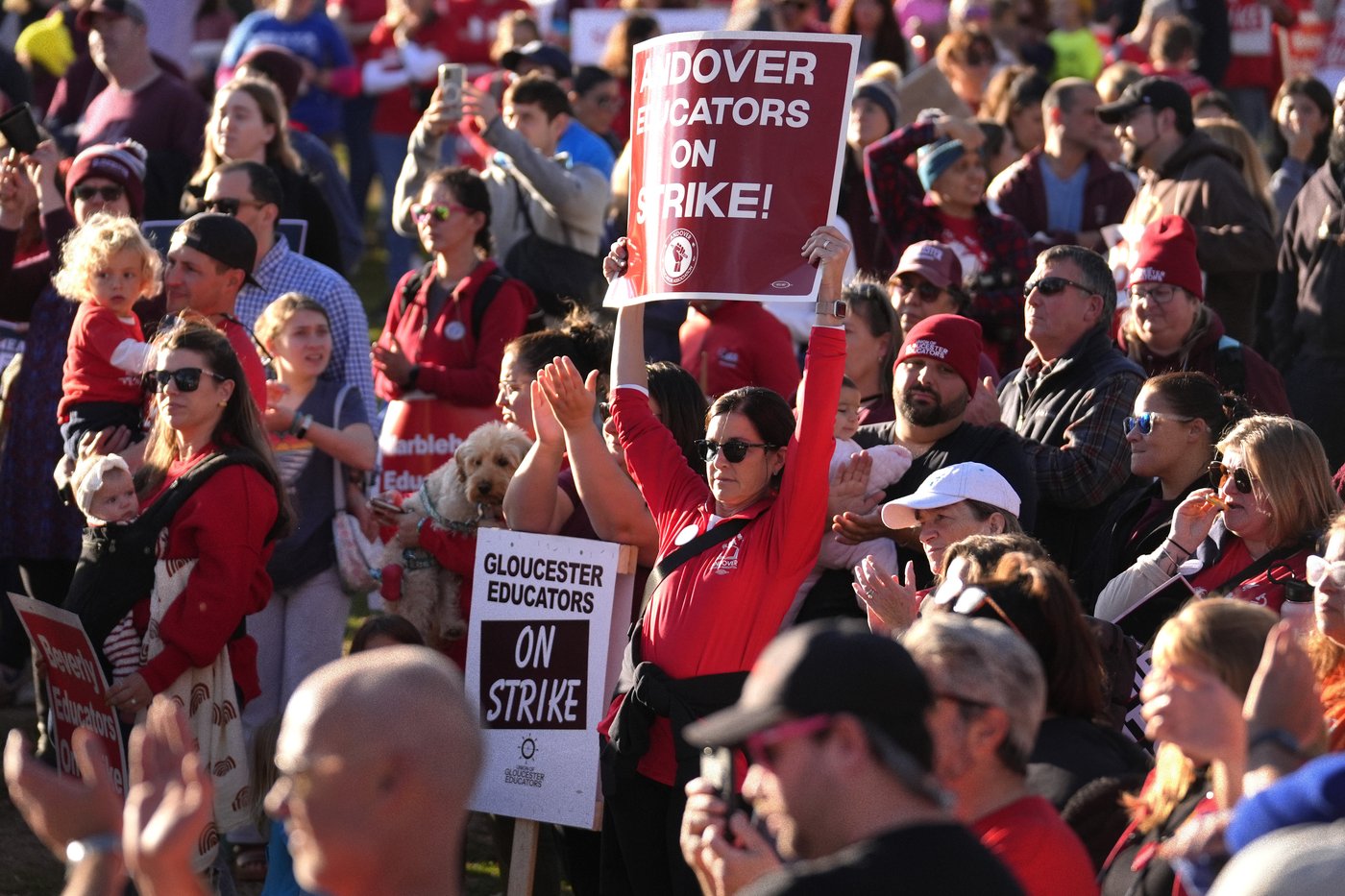2 striking teacher unions in Massachusetts face growing fines for refusing to return to classroom | iNFOnews.ca 2 striking teacher unions in Massachusetts face growing fines for refusing to return to classroom | iNFOnews.ca