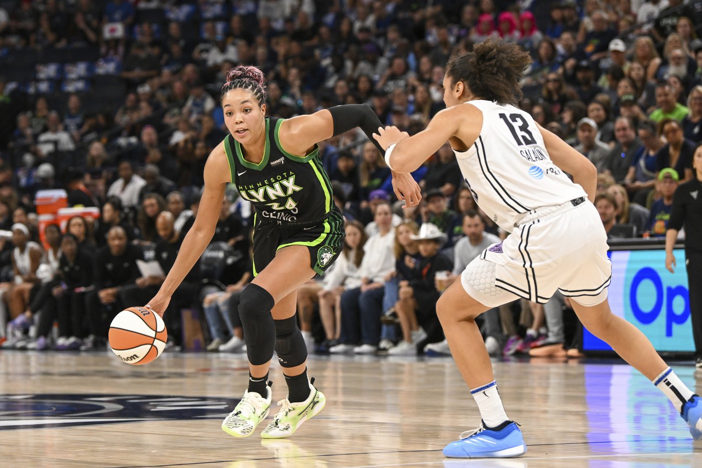 Collier puts up 20 points in Game 1 and Lynx cruise past Valkyries 101-72 | iNFOnews.ca