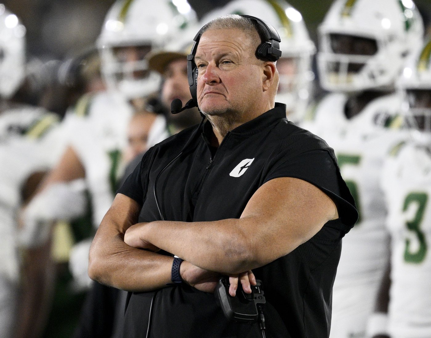 Charlotte fires football coach Biff Poggi after he went 6-16 in 2 seasons | iNFOnews.ca