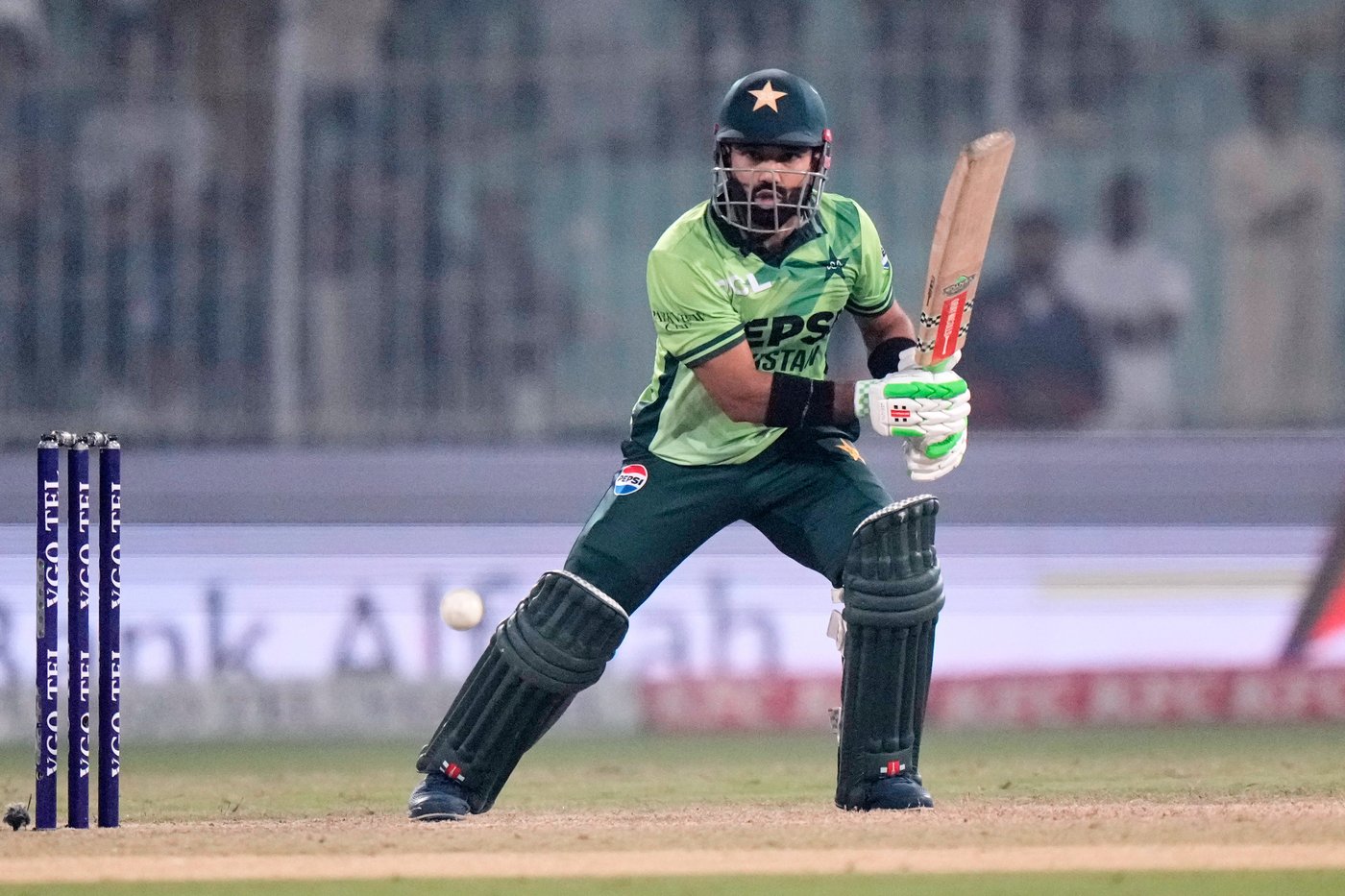 Pakistan tail hangs on to beat spirited South Africa by 2 wickets in ODI series opener | iNFOnews.ca Pakistan tail hangs on to beat spirited South Africa by 2 wickets in ODI series opener | iNFOnews.ca