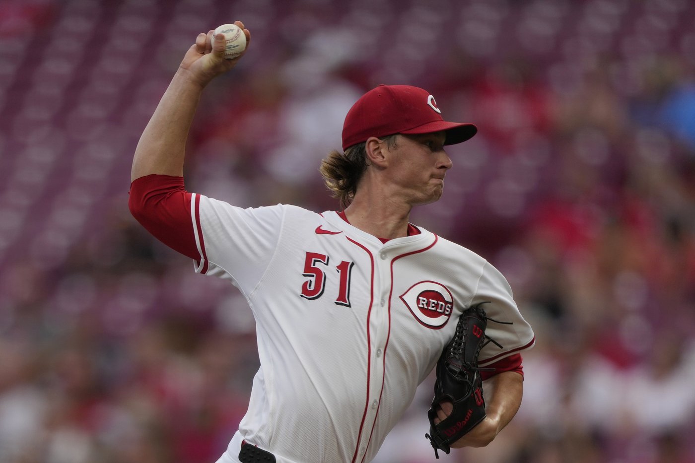 Singer works 6 shutout innings, Steer drives in 3 runs as the Reds end Phillies' 4-game win streak | iNFOnews.ca