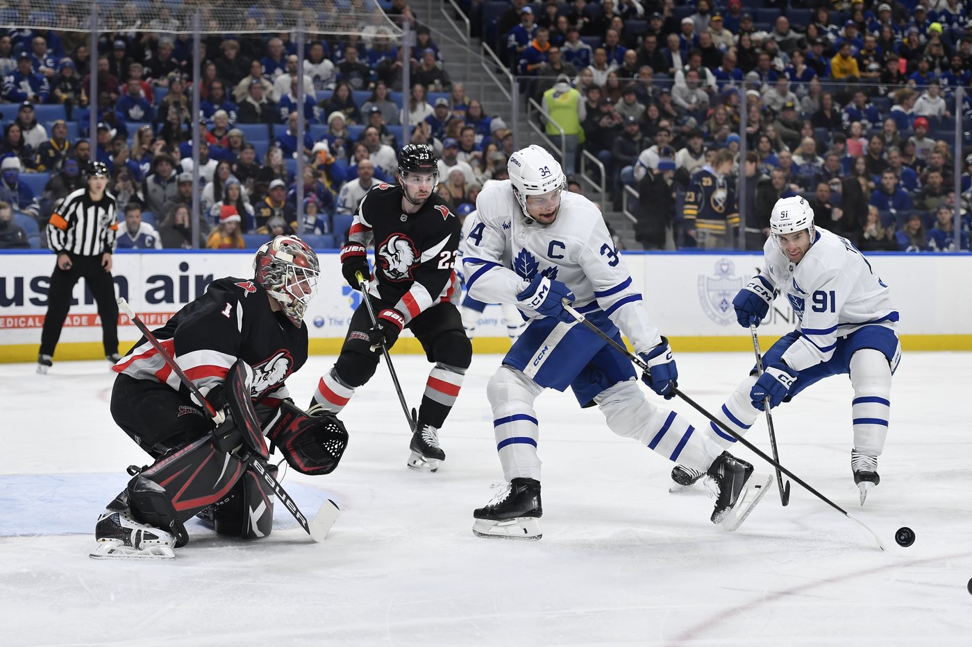 Maple Leafs captain Auston Matthews misses loss to Islanders with injury | iNFOnews.ca Maple Leafs captain Auston Matthews misses loss to Islanders with injury | iNFOnews.ca