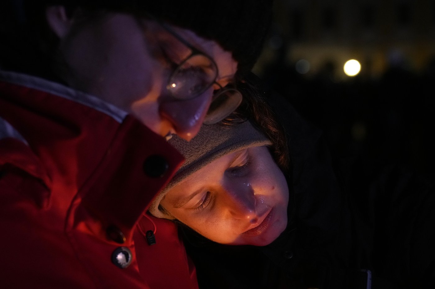 Germans mourn the 5 killed and 200 injured in the apparent attack on a Christmas market | iNFOnews.ca Germans mourn the 5 killed and 200 injured in the apparent attack on a Christmas market | iNFOnews.ca
