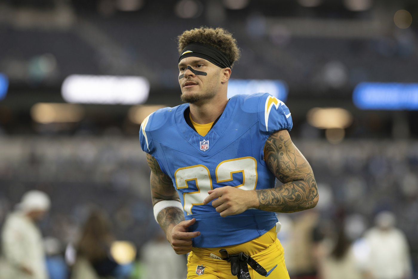 Defensive back Elijah Molden signs 3-year extension with Chargers | iNFOnews.ca Defensive back Elijah Molden signs 3-year extension with Chargers | iNFOnews.ca