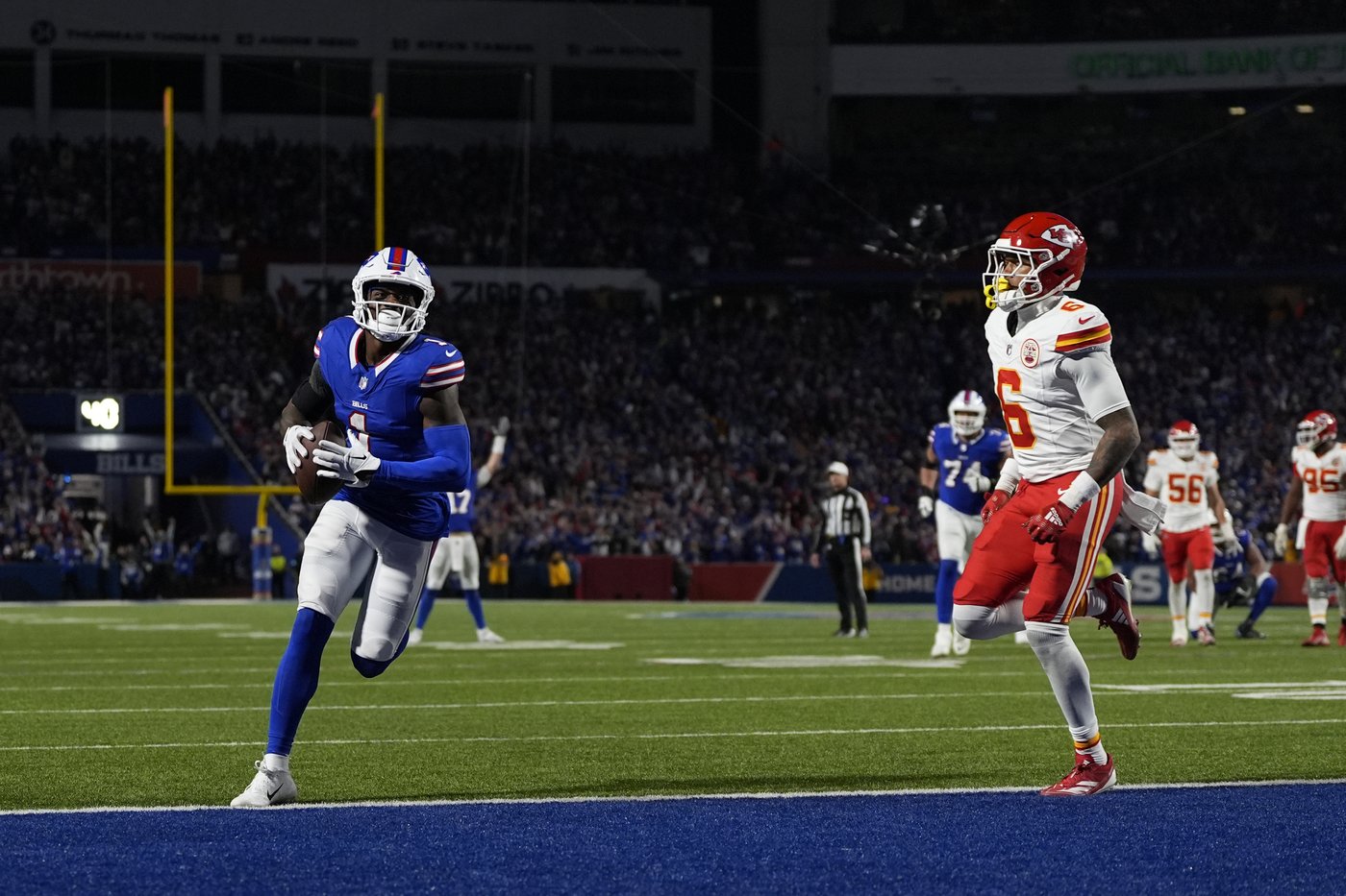 Josh Allen's 26-yard run seals Bills' 30-21 win over KC and ends Chiefs' bid for a perfect season | iNFOnews.ca Josh Allen's 26-yard run seals Bills' 30-21 win over KC and ends Chiefs' bid for a perfect season | iNFOnews.ca